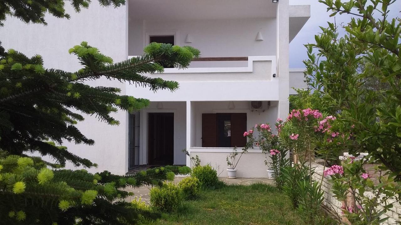 Mihal Suites Sarandë 外观 照片