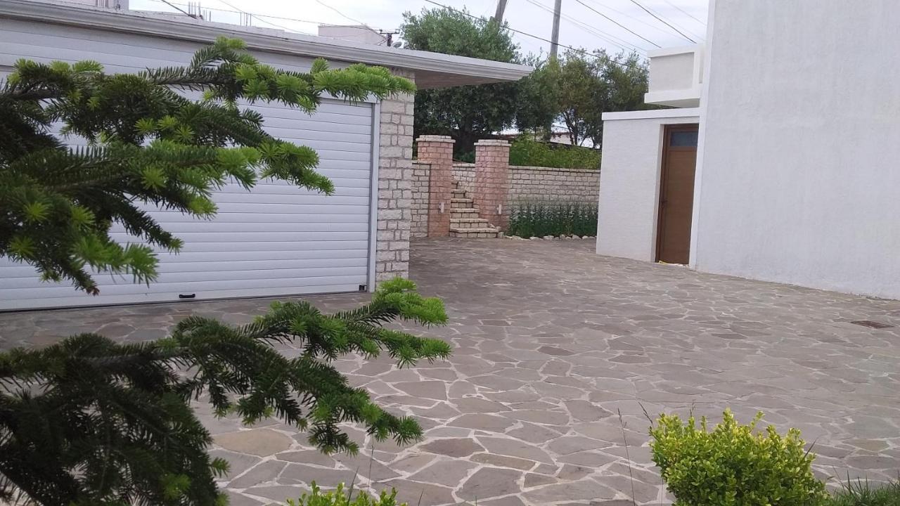 Mihal Suites Sarandë 外观 照片