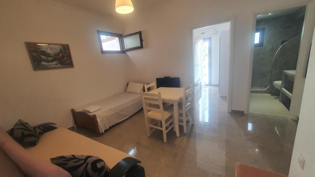 Mihal Suites Sarandë 外观 照片
