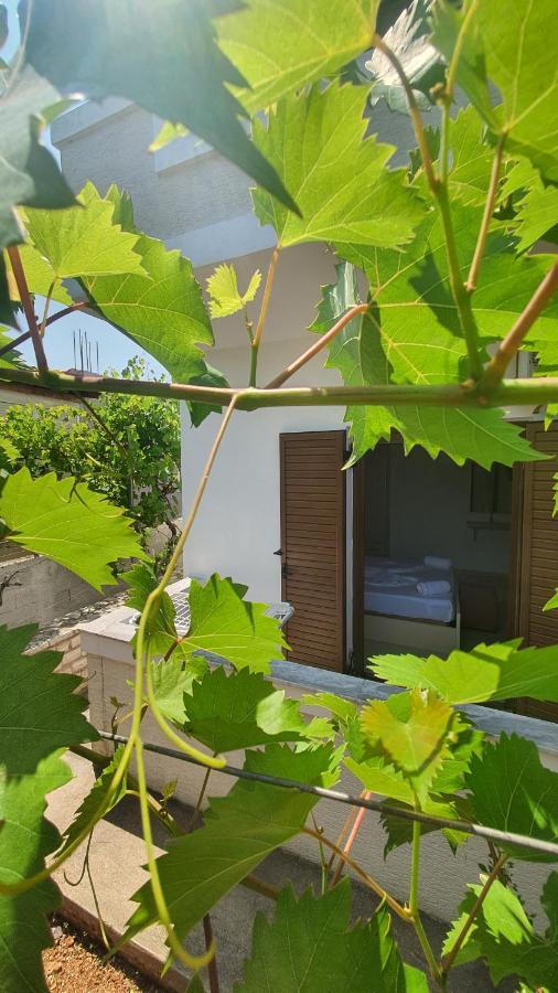 Mihal Suites Sarandë 外观 照片