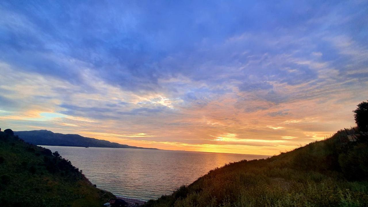 Mihal Suites Sarandë 外观 照片