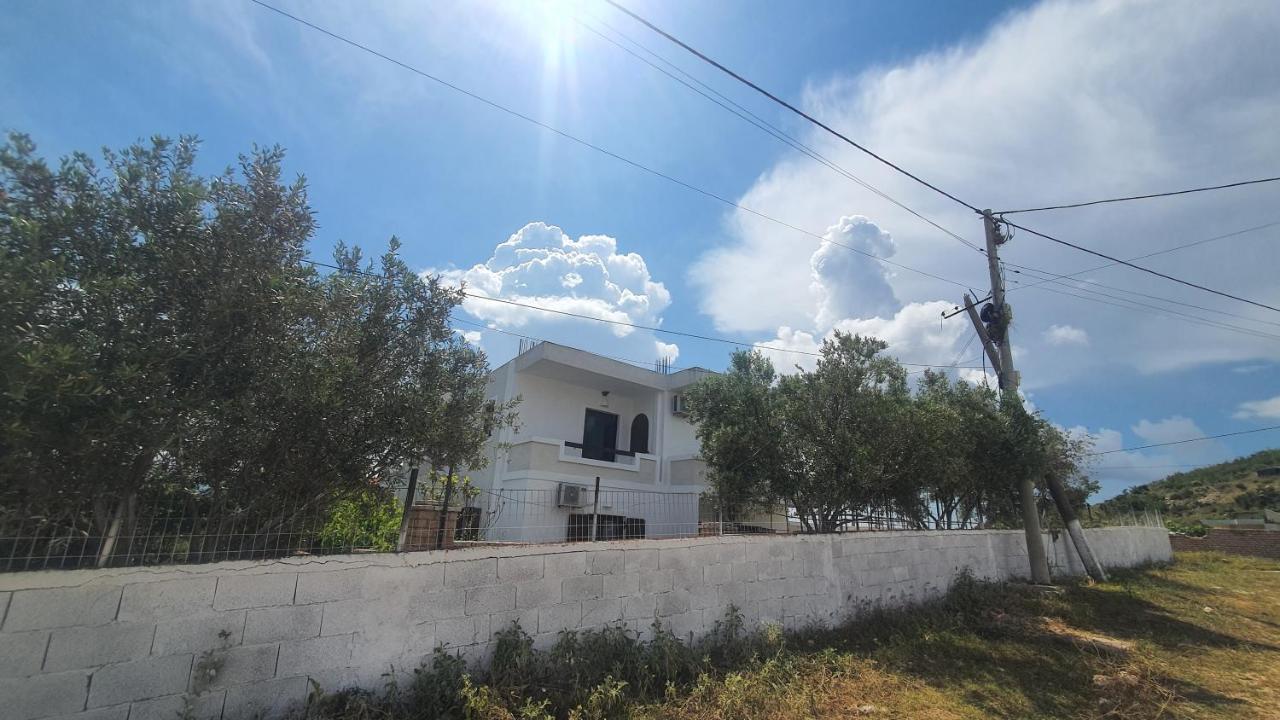 Mihal Suites Sarandë 外观 照片