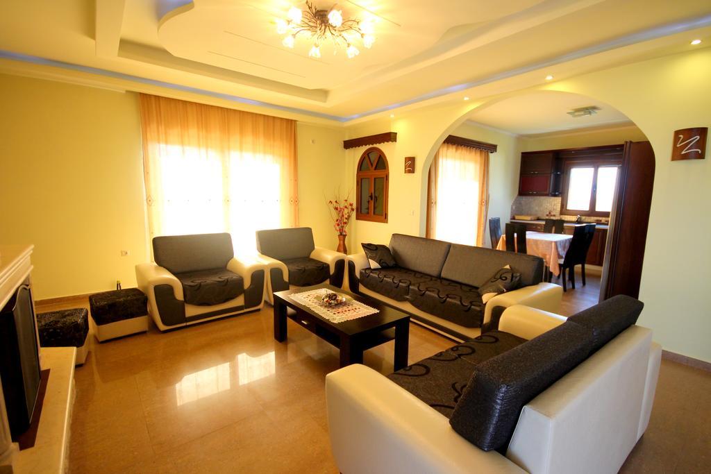 Mihal Suites Sarandë 外观 照片